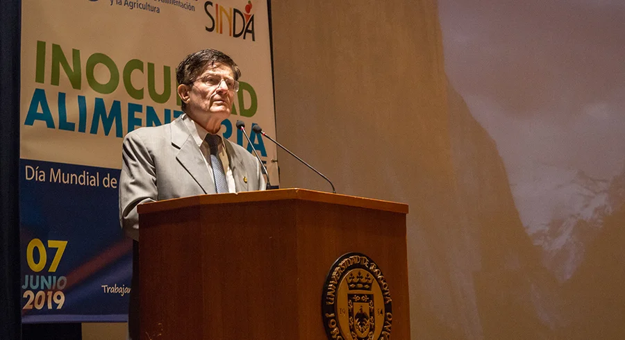 simposio-internacional-de-inocuidad-de-alimentos-reconocimiento-al-programa-de-ingenieria-de-alimentos.utadeo.2.jpg