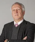 nota_isaac_dyner_rezonzew.jpg