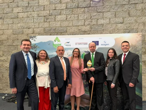 La Escuela del Agua y Cambio Climático de UTadeo recibe el Premio BIBO en la categoría Aulas que cuidan y transforman