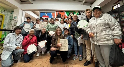 estudiantes-de-utadeo-en-taller-de-tejido.png