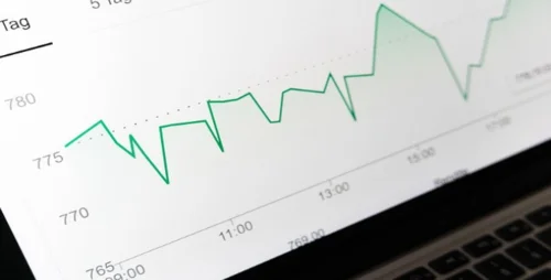 los_analistas_esperan_que_el_dolar_continue_sobre_3.500_esta_semana_y_el_petroleo_suba.png
