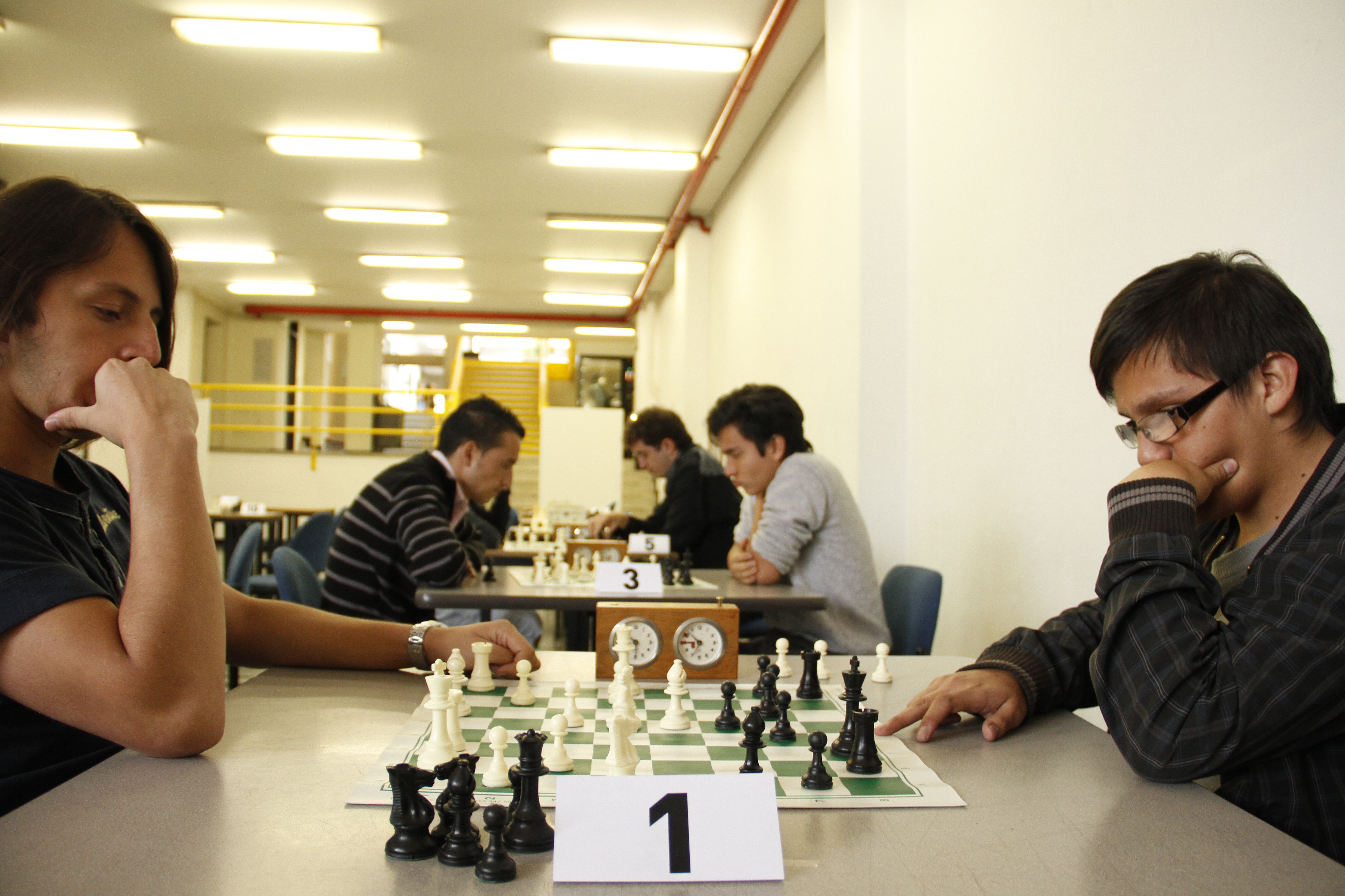 Entrenamiento de Ajedrez Universidad de Bogotá Tadeo Lozano