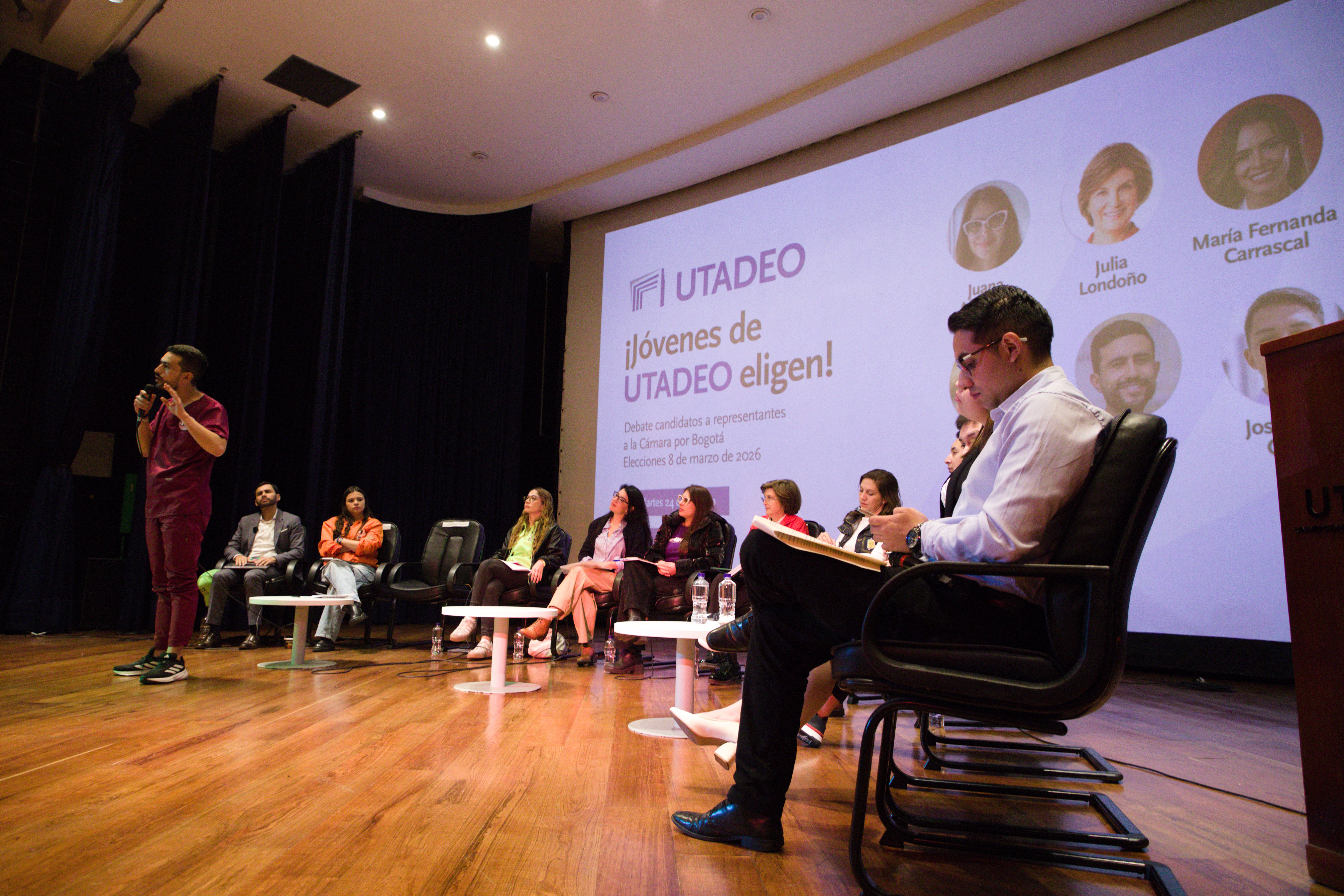 debate los Jóvenes de Utadeo eligen