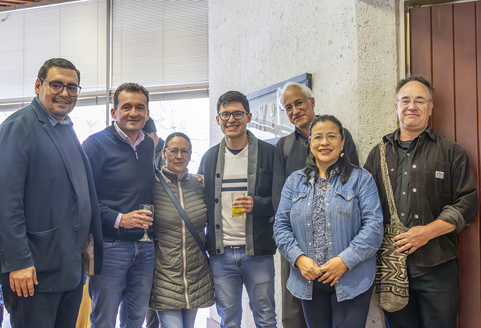 Bogotá, Colombia Grupo de profesores de cátedra reconocidos por 20 años de labor en Utadeo