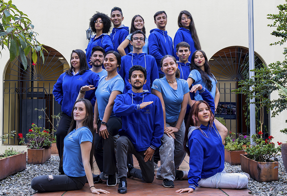 Bogotá Grupo de salsa y bacahata en la Casa Republicana de Utadeo