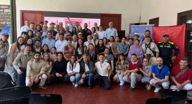grupo de participantes del ‘Primer Encuentro de Arquitectura Patrimonial en Salamina’ 