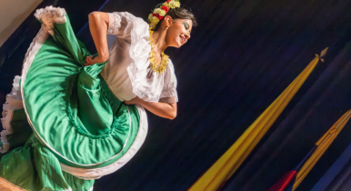 Bailarina durante el VI Encuentro de Intérpretes en Danza