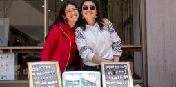 Estudiantes de Utadeo con su emprendimiento