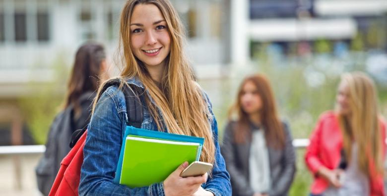 Estudiante universitaria becada 