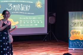 Foz do Iguazú, Brasil Juliana Silva Lobelo presentando su cortometraje ante los asistentes al festival