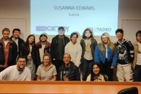 Susanna Edwards, con estudiantes y docentes de cinematografía Susanna Edwards, con estudiantes y docentes de cinematografía