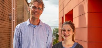 El profesor Michael Ahrens (Ciencias Biologicas y Ambientales) y la pasante internacional Hanna Riegel de WEF NEXUS