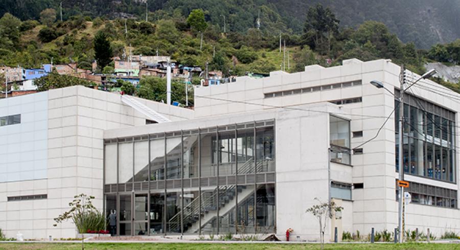 Energía Solar Fovoltaica  Universidad de Bogotá Jorge Tadeo Lozano