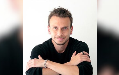 Foto frontal de Sergio Andrés Ortiz Rincón con los brazos cruzados