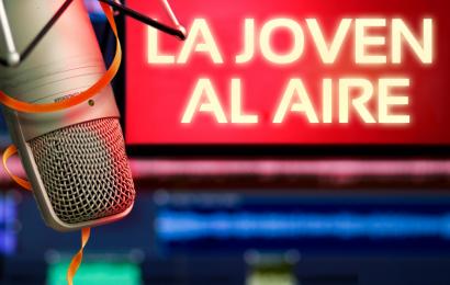 LA JOVEN AL AIRE